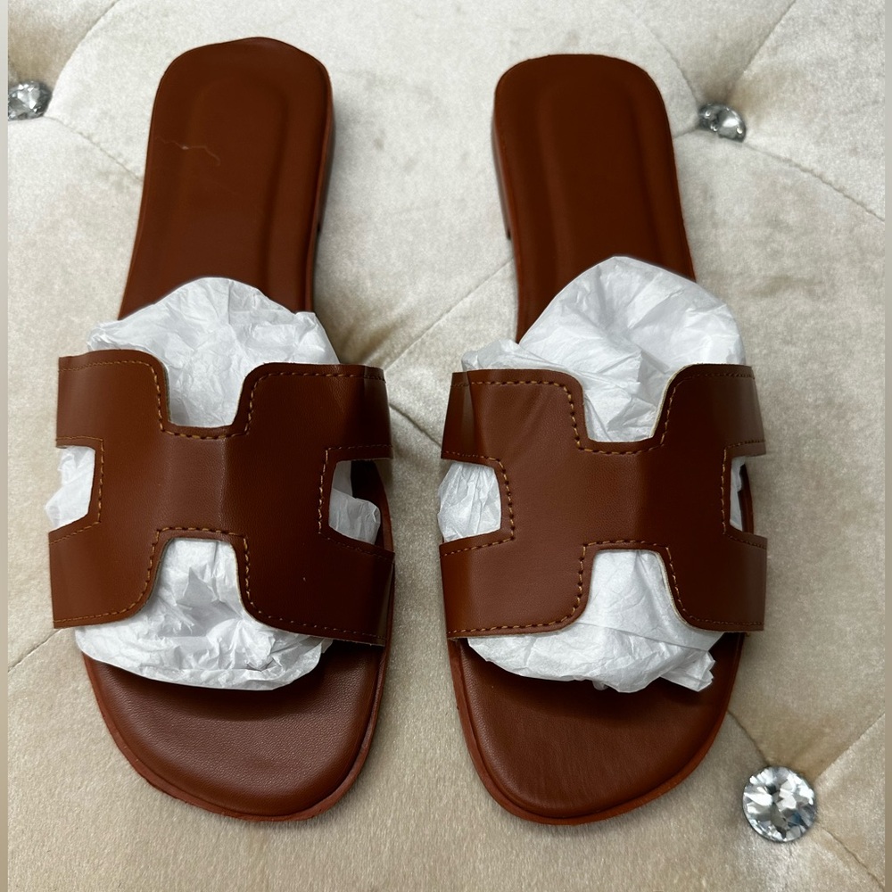 Elegant Tan Slide Sandals